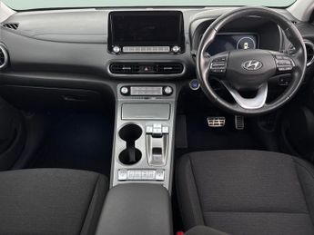 Hyundai Kona 64kWh Premium (10.5kW Charger) (204 ps) - UPGRADED SOUND - LED