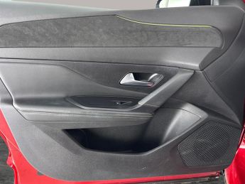 Peugeot 408 1.2 PureTech GT Fastback EAT (130 ps) - ACTIVE LANE ASSIST - KEY