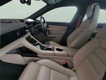 Porsche Taycan Performance Plus 93.4kWh RWD (11kW Charger) (476 ps) - HEATED SE