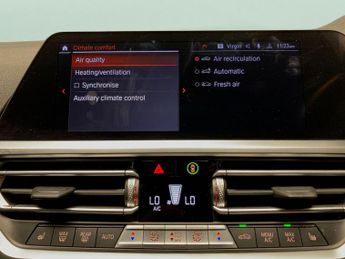 BMW 3 Series 2.0 330e 12kWh M Sport Touring Plug-in (292 ps) - ADAPTIVE LIGHT