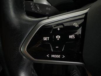 Volkswagen ID.4 Pure Performance 52kWh Life (170 ps) - REVERSE CAM - NAV - HEATE