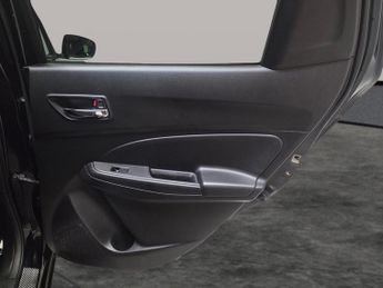 Suzuki Swift 1.0 Boosterjet SZ5 (111 ps) - LED - NAV - LANE DEPARTURE