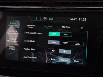 MG MG ZS 44.5kWh Exclusive (143 ps) - REVERSE CAM - NAV - HEATED LEATHER