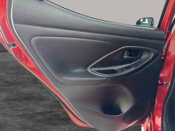 Toyota Yaris 1.5 VVT-h Design E-CVT (116 ps) - LANE TRACE ASSIST - LANE DEPAR