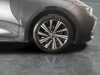 Toyota Corolla 1.8 VVT-h Design CVT (140 ps) - REVERSE CAM - NAV - HEATED SEATS