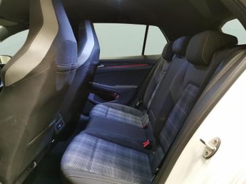 Volkswagen Golf 2.0 TDI GTD DSG (200 ps) - HEATED STEERING - BLIND SPOT ASSIST