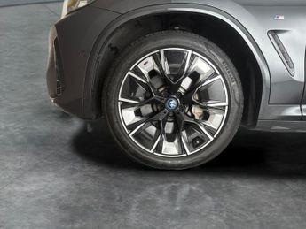 BMW iX3 80kWh M Sport Pro (286 ps) - GESTURE CONTROL - HUD - PARK ASSIST