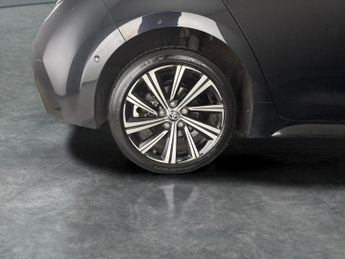 Toyota Corolla 1.8 VVT-h Design CVT (140 ps) - REVERSE CAM - NAV - HEATED SEATS