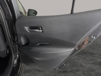 Toyota Corolla 1.8 VVT-h Design CVT (140 ps) - REVERSE CAM - NAV - HEATED SEATS