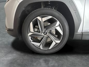 Hyundai Tucson 1.6 h T-GDi Premium (230 ps) - NAV - HEATED STEERING - BLIND SPO