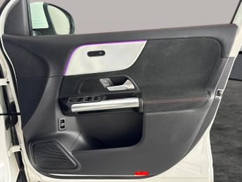 Mercedes-Benz EQA EQA 250+ 70.5kWh AMG Line (190 ps) - NAV - ALCANTARA - MIRROR PA