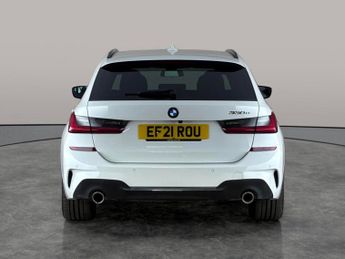 BMW 3 Series 2.0 330e 12kWh M Sport Touring Plug-in (292 ps) - ADAPTIVE LIGHT