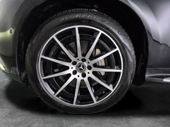 Mercedes-Benz EQC EQC 400 80kWh AMG Line 4MATIC (408 ps) - HEATED LEATHER - COMFOR