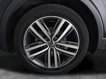 Volkswagen Tiguan 2.0 TDI Elegance DSG (150 ps) - PARK ASSIST - LED - REVERSE CAM
