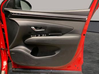 Hyundai Tucson 1.6 T-GDi 13.8kWh Ultimate Plug-in 4WD (265 ps) - NAV - HEATED S
