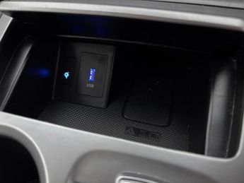 Hyundai Kona 64kWh Premium (10.5kW Charger) (204 ps) - UPGRADED SOUND - LED