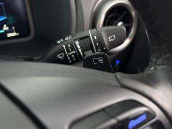 Hyundai Kona 64kWh Premium (10.5kW Charger) (204 ps) - UPGRADED SOUND - LED