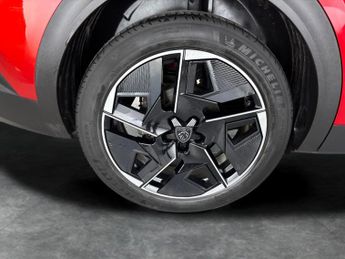 Peugeot 408 1.2 PureTech GT Fastback EAT (130 ps) - ACTIVE LANE ASSIST - KEY