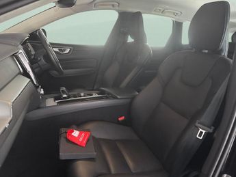 Volvo XC60 2.0 B5 MHEV Plus AWD (250 ps) - CARPLAY - HK AUDIO - KEYLESS ENT