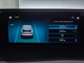 Mercedes-Benz EQC EQC 400 80kWh AMG Line 4MATIC (408 ps) - HEATED LEATHER - COMFOR