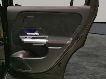 Mercedes-Benz EQA EQA 250+ 70.5kWh AMG Line (Premium) (190 ps) - ADAPTIVE LIGHTS