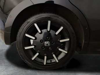 Honda Honda E 35.5kWh Advance (17in Alloy) (154 ps) - HEATED STEERING - LANE D