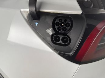 Tesla Model Y SUV RWD (346 ps) - HEATED STEERING - BLIND SPOT ASSIST - WIFI