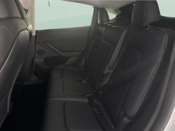 Tesla Model Y SUV RWD (346 ps) - HEATED STEERING - WIFI - BLIND SPOT ASSIST