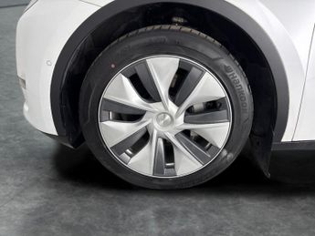 Tesla Model Y (Dual Motor) Long Range 4WDE (384 bhp) - LED - REVERSE CAM - NAV