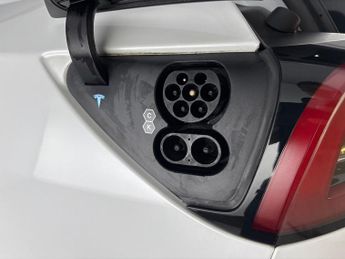 Tesla Model Y (Dual Motor) Long Range 4WDE (384 bhp) - LED - REVERSE CAM - NAV