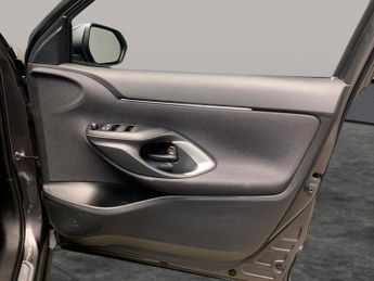 Toyota Yaris Cross 1.5 VVT-h Design E-CVT (116 ps) - LANE DEPARTURE ALERT - BLUETOO