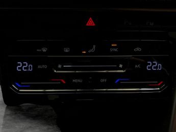 Volkswagen T-Roc 1.5 TSI Life DSG (150 ps) - PARK SENSORS - PADDLE SHIFT - AIR CO