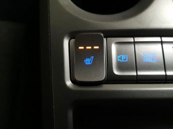 Hyundai Kona 64kWh Premium (10.5kW Charger) (204 ps) - HEATED SEATS - HEATED 