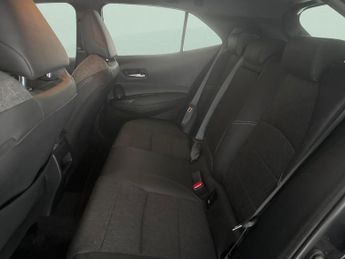 Toyota Corolla 1.8 VVT-h Design CVT (140 ps) - REVERSE CAM - NAV - HEATED SEATS