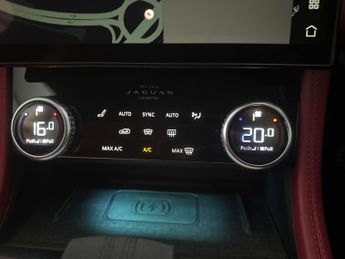 Jaguar F-PACE 2.0 D200 MHEV R-Dynamic SE AWD (204 ps) - MERIDIAN AUDIO - REVER