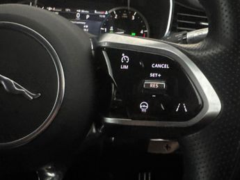 Jaguar F-PACE 2.0 D200 MHEV R-Dynamic SE AWD (204 ps) - MERIDIAN AUDIO - REVER
