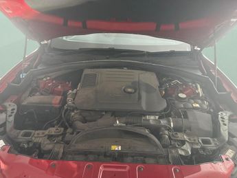Jaguar F-PACE 2.0 D200 MHEV R-Dynamic SE AWD (204 ps) - MERIDIAN AUDIO - REVER