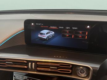 Mercedes-Benz EQC EQC 400 80kWh AMG Line (Premium) 4MATIC (408 ps) - REVERSE CAM -