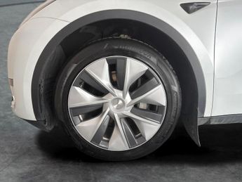Tesla Model Y SUV RWD (346 ps) - HEATED STEERING - BLIND SPOT ASSIST - WIFI