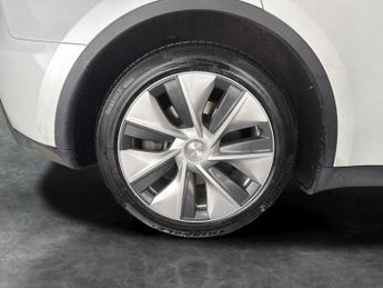 Tesla Model Y SUV RWD (346 ps) - HEATED STEERING - BLIND SPOT ASSIST - WIFI