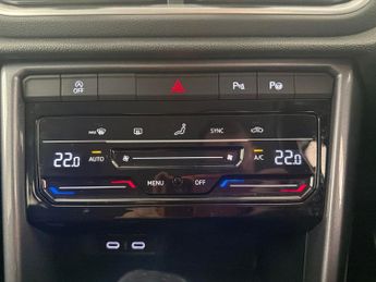 Volkswagen T-Roc 2.0 TSI Style DSG 4Motion (190 ps) - SAT NAV - DIGITAL COCKPIT