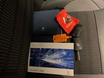 Peugeot 2008 1.2 PureTech GPF Allure EAT (110 ps) - USB AUDIO - ISOFIX - ANDR