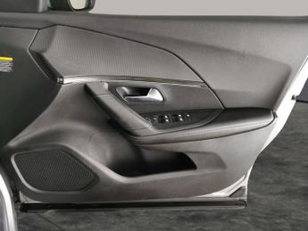 Peugeot E-2008 50kWh GT (7kW Charger) (136 ps) - LED - REVERSE CAM - NAV