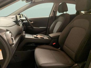 Hyundai Kona 64kWh Premium (10.5kW Charger) (204 ps) - UPGRADED SOUND - KEYLE