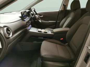 Hyundai Kona 64kWh Premium (10.5kW Charger) (204 ps) - HEATED SEATS - HEATED 
