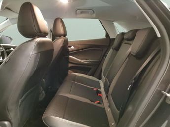 Vauxhall Grandland X 1.6 13.2kWh SRi Nav Plug-in 4WD 4 (300 ps) - PARK ASSIST - LED -