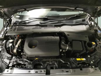 Jaguar E-pace 1.5 P300e 12.17kWh R-Dynamic SE Plug-in AWD (309 ps) - CARPLAY -