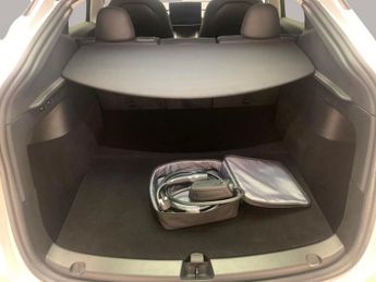Tesla Model Y (Dual Motor) Long Range 4WDE (384 bhp) - HEATED STEERING - WIFI