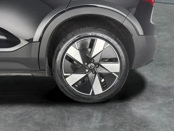 Volvo XC40 Recharge 69kWh Plus RWD (238 ps) - KEYLESS ENTRY - PARK ASSIST -