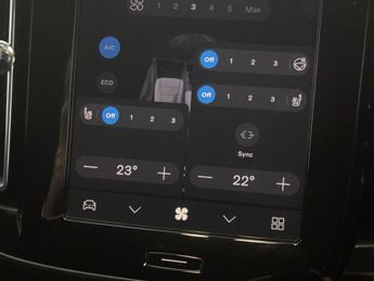 Volvo XC40 Recharge 69kWh Plus RWD (238 ps) - KEYLESS ENTRY - PARK ASSIST -